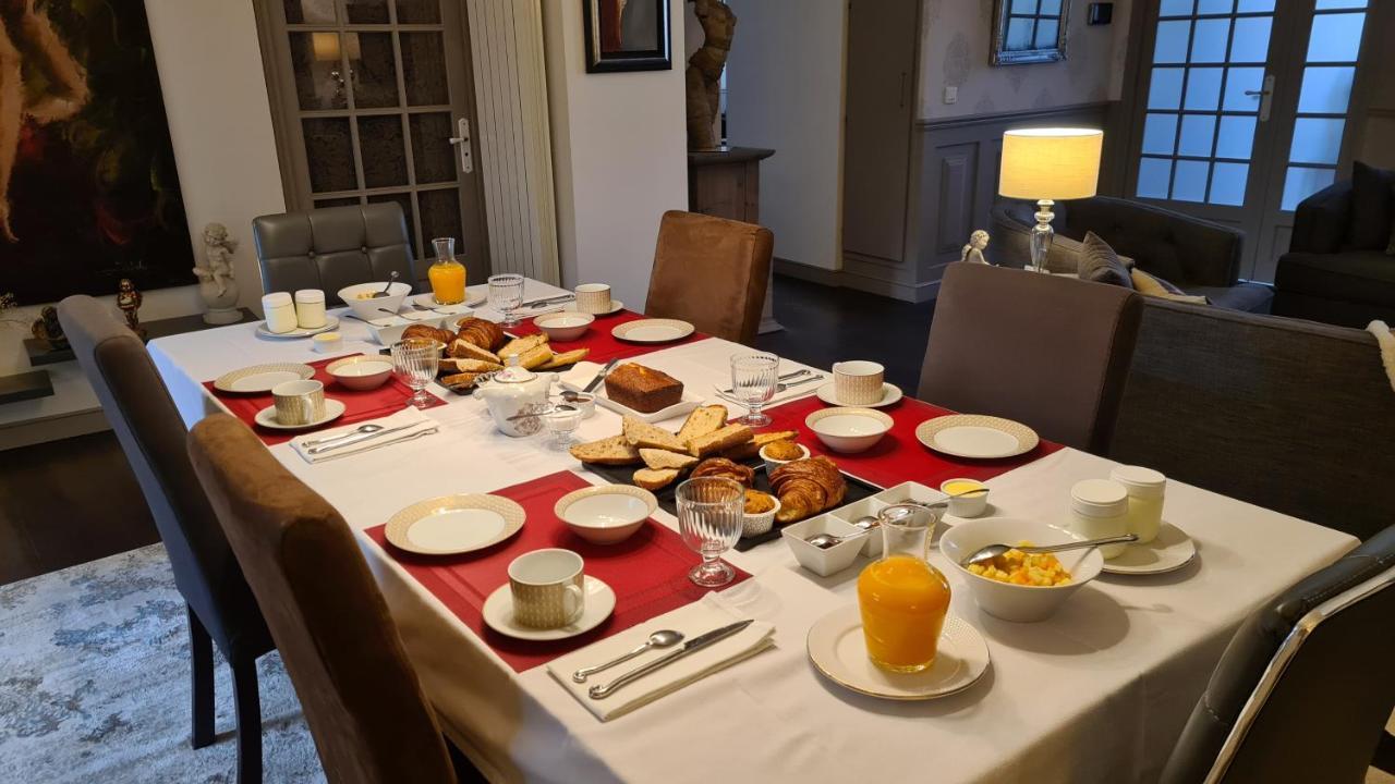 La Glycine Blanche Hotel Pomas Екстериор снимка