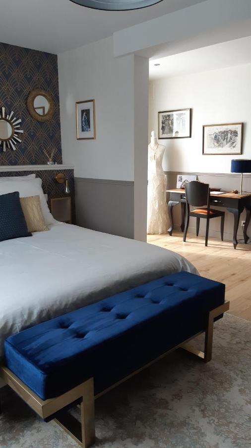 La Glycine Blanche Hotel Pomas Екстериор снимка