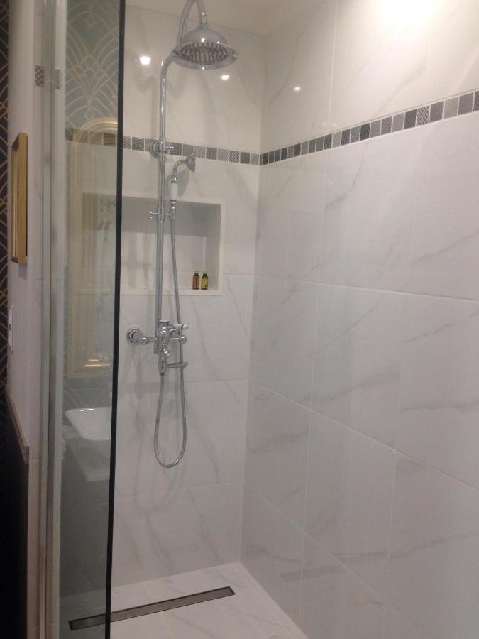 La Glycine Blanche Hotel Pomas Екстериор снимка